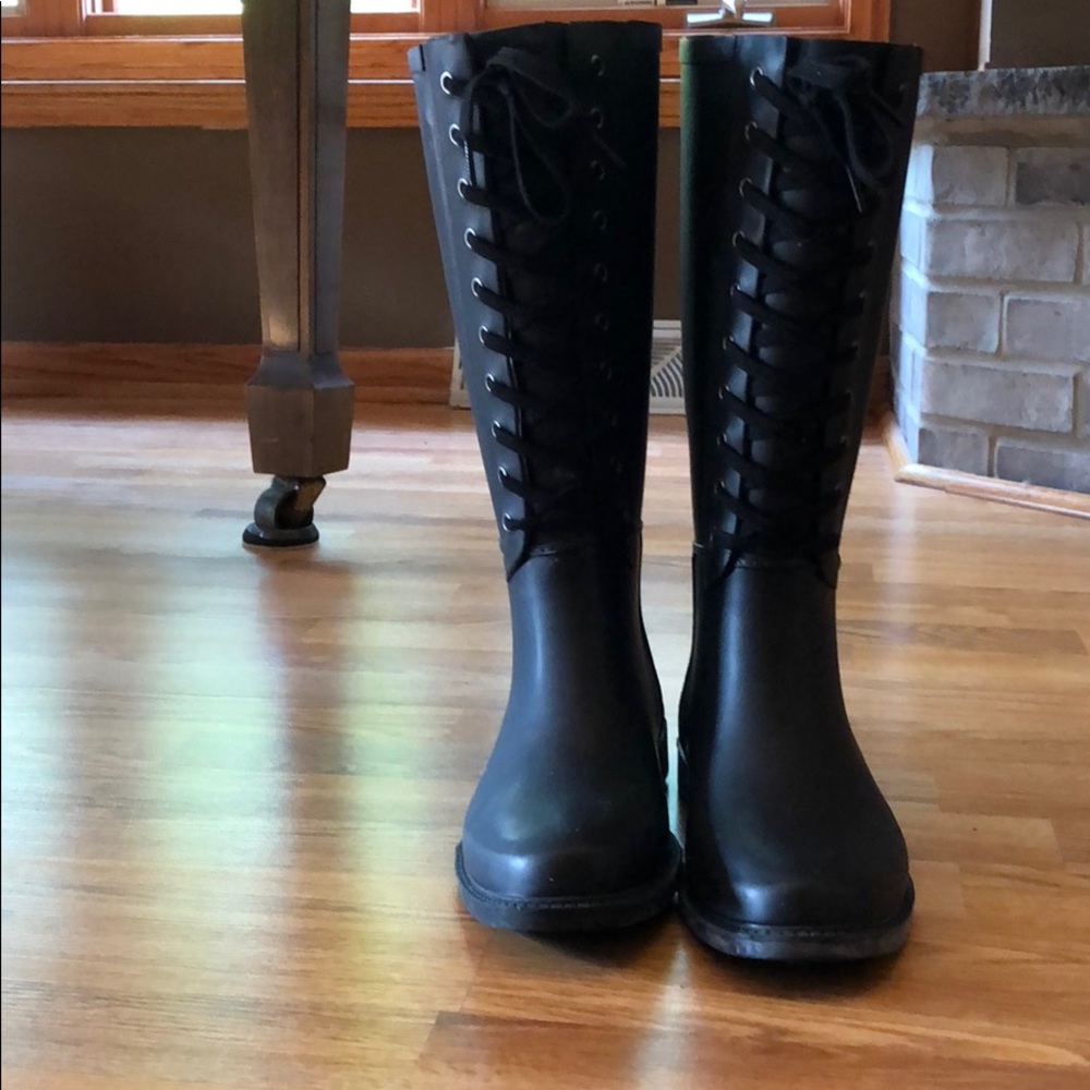 Lace up rain boots